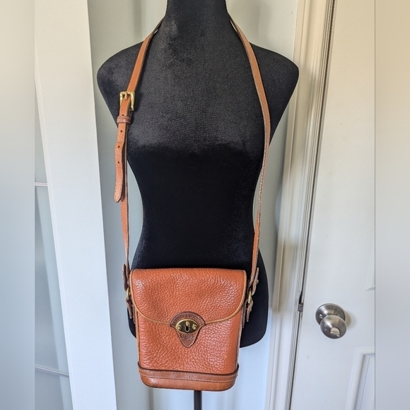 Dooney & Bourke Handbags - Dooney & Bourke Vintage Leather Crossbody